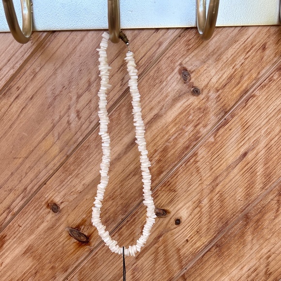 Vintage puka shell necklace - Picture 1 of 2